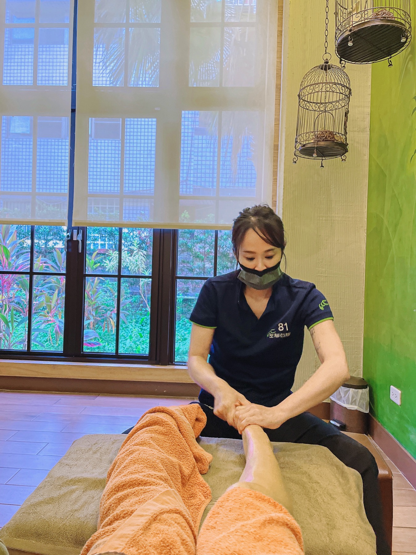 【高雄按摩】左腳右腳經典按摩會館.自由館|腳底按摩油壓指壓|