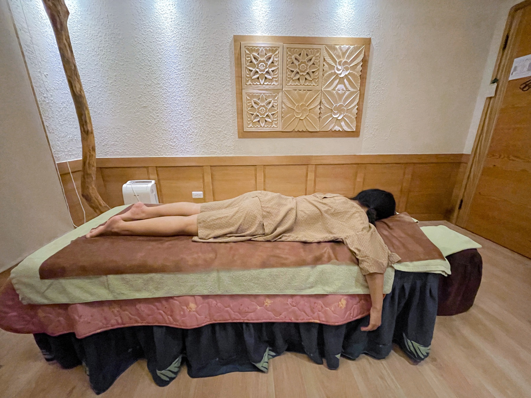 【高雄按摩】左腳右腳經典按摩會館.自由館|腳底按摩油壓指壓|