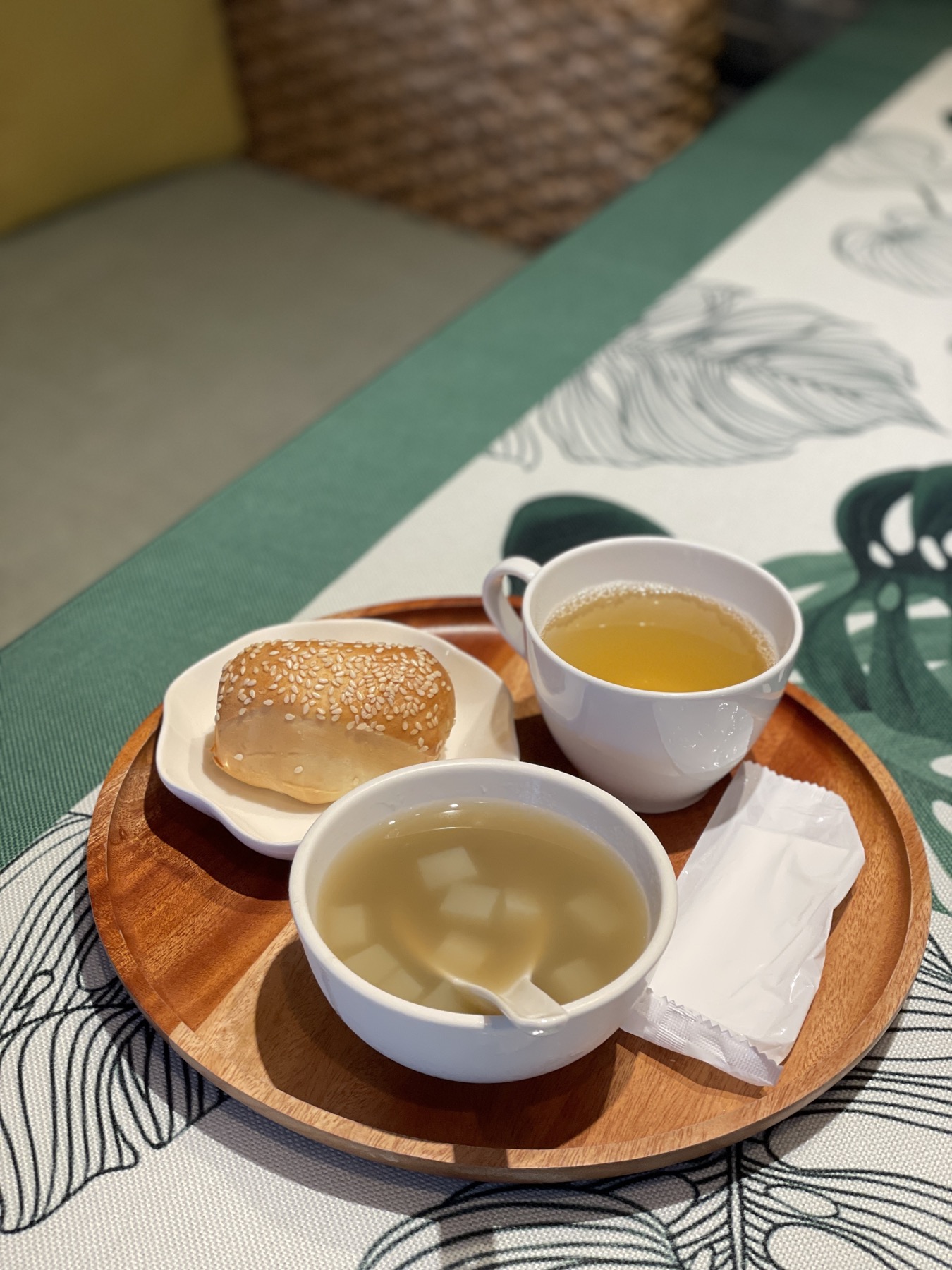 【高雄按摩】左腳右腳經典按摩會館.自由館|腳底按摩油壓指壓|